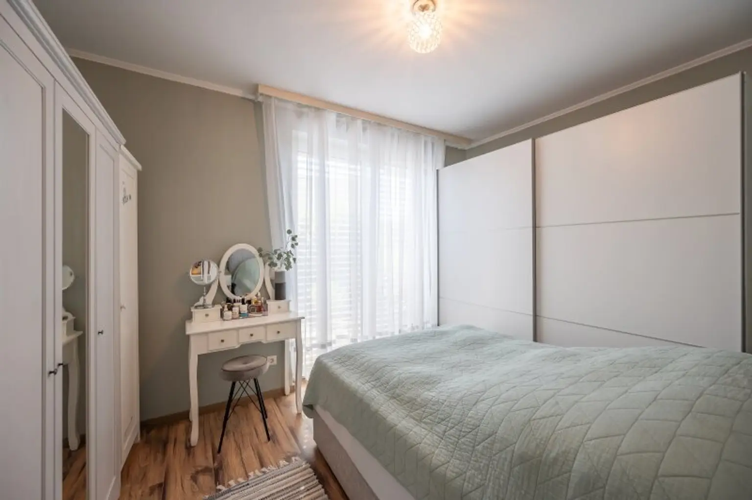 Einziehen und aufblühen – kompakte 3-Zimmer Gartenidylle für Singles und Paare