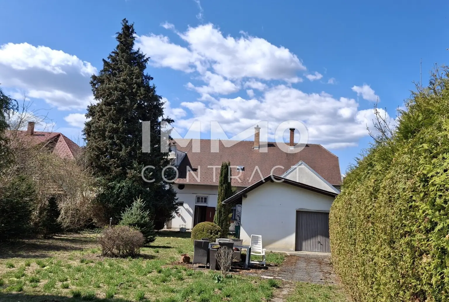 Schönes Haus mit großem Garten und Erweiterungsmöglichkeiten