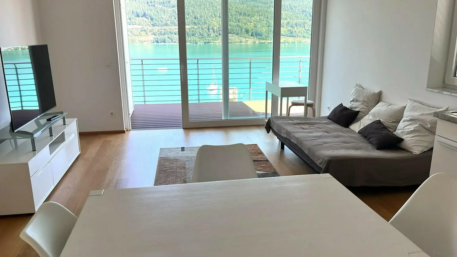 Schiefling - Penthouse Wohnung mit Seeblick und Privatstrand am Wörthersee