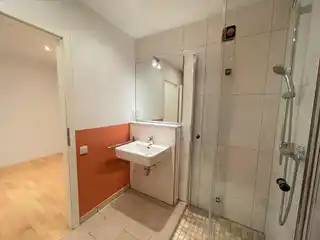 Gäste-WC mit Dusche
