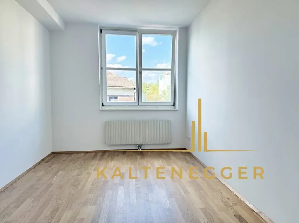 Helle 4-Zimmer-Wohnung ++ ca. 95 m² ++ modern saniert ++ 2. Stock
