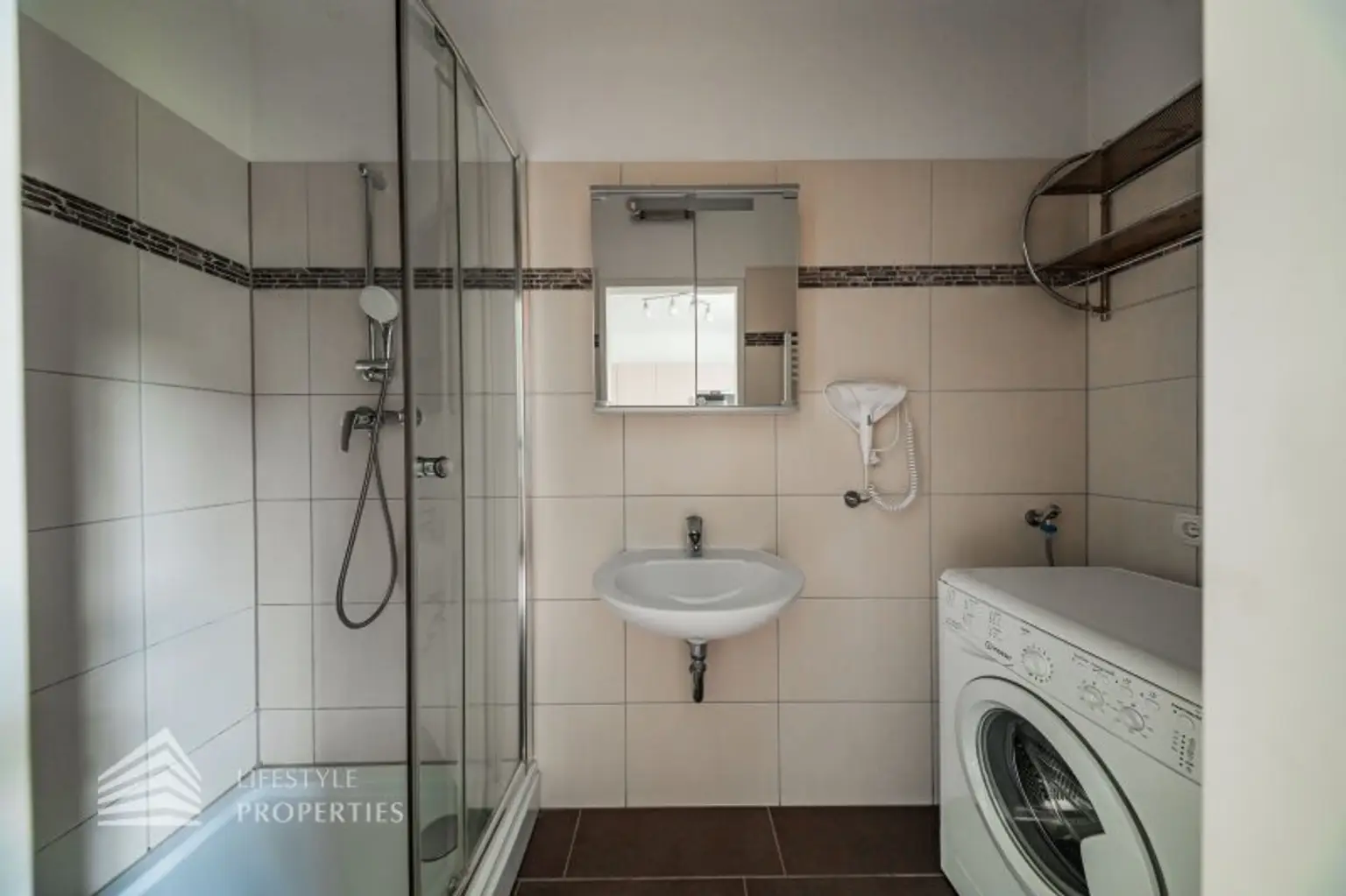 Helle Garconniere, Nähe Meiselmarkt