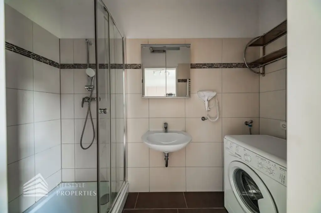 Helle Garconniere, Nähe Meiselmarkt