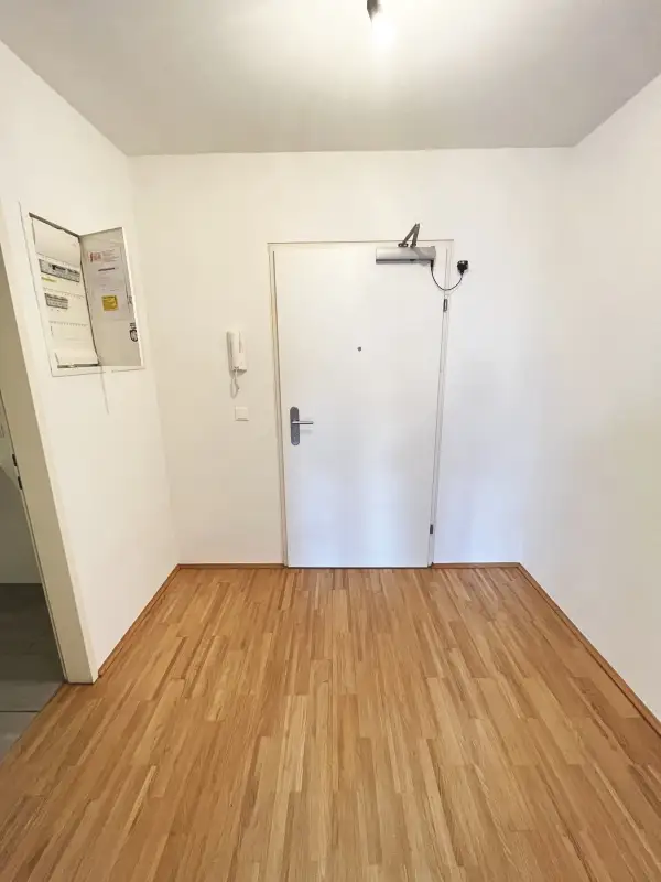 Moderne 2-Zimmer-Wohnung mit ruhiger Terrasse und Dachgarten - 
in U-Bahn-Nähe!
