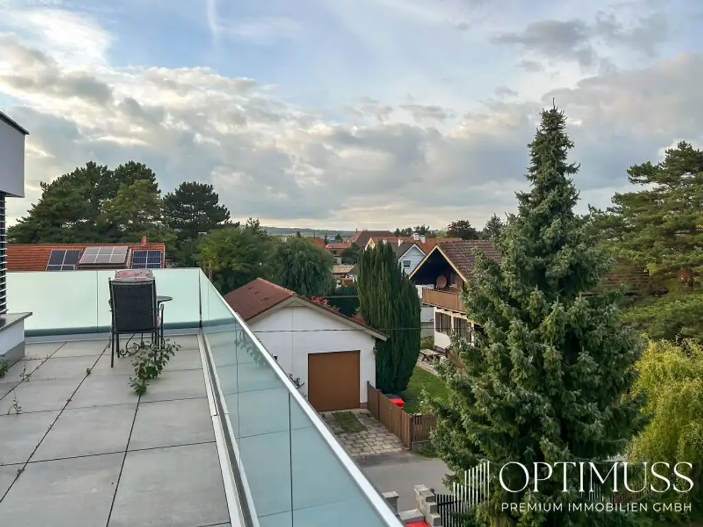 Moderne Doppelhaushälfte mit Terrasse, Pool , Garten & hochwertiger Ausstattung - Exklusives Wohnen in Gerasdorf !