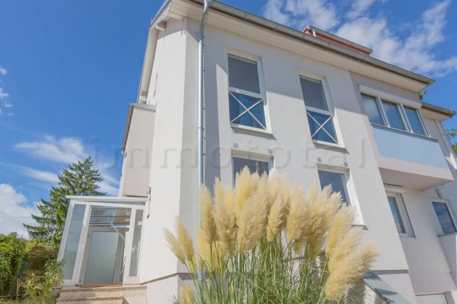 Sonnige moderne Doppelhaushälfte mit wunderschönem Garten