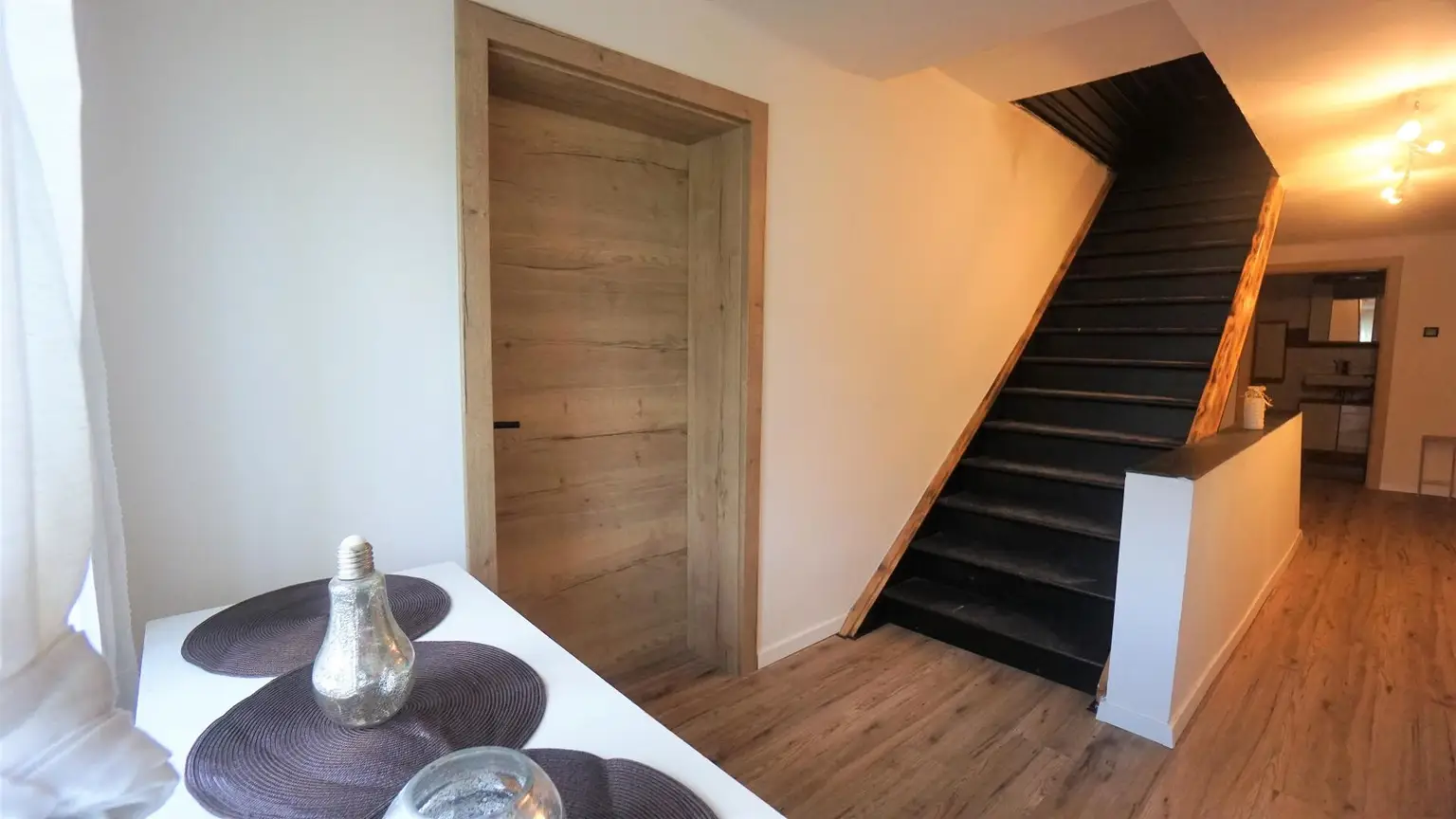 Bauernhaus mit Nebengebäude und Feldern in Durchham