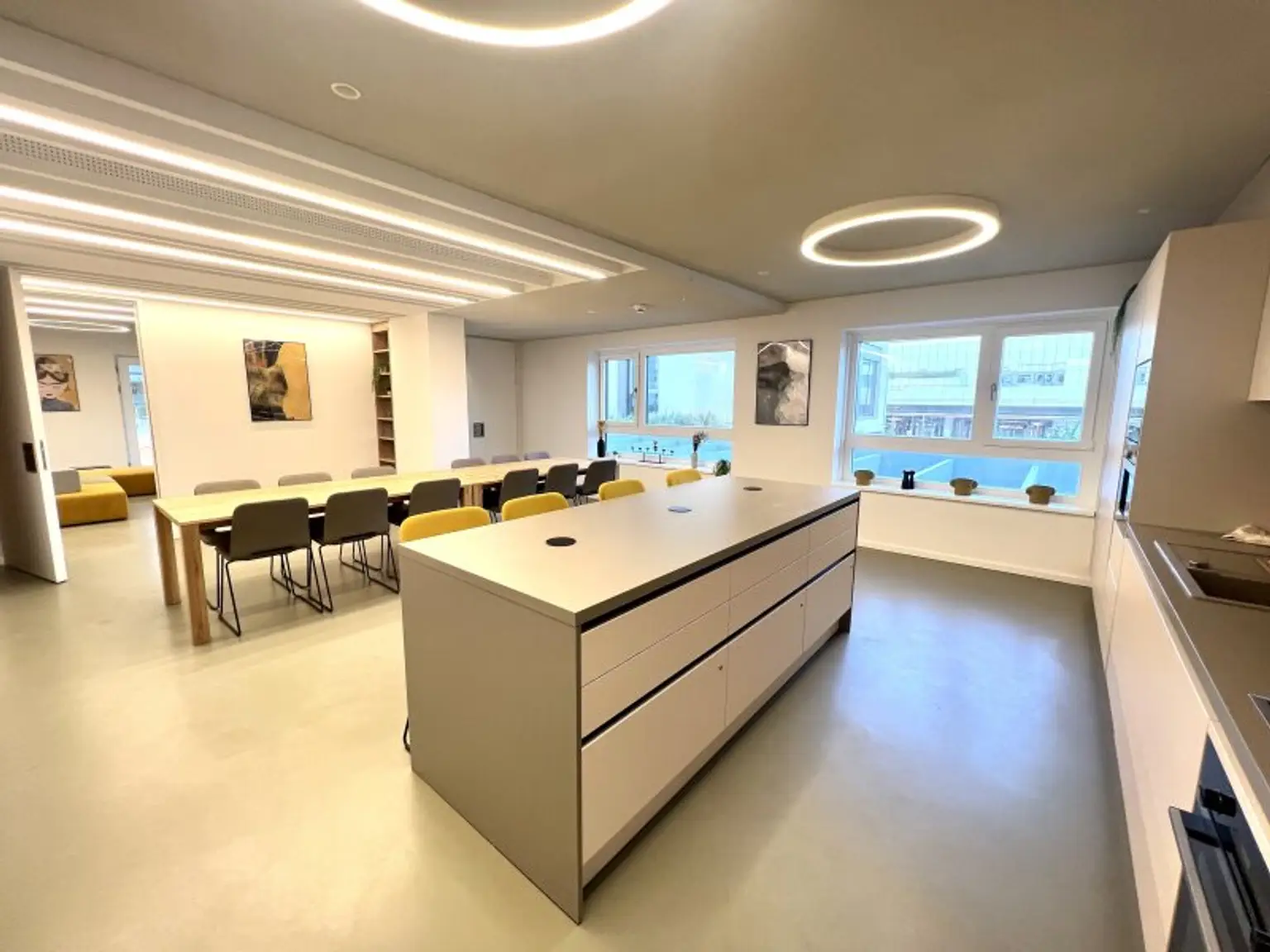 U-Bahn U1 Kagran - Sauna - Loggia - Fitnessraum - Deckenkühlung - Pool am Dach