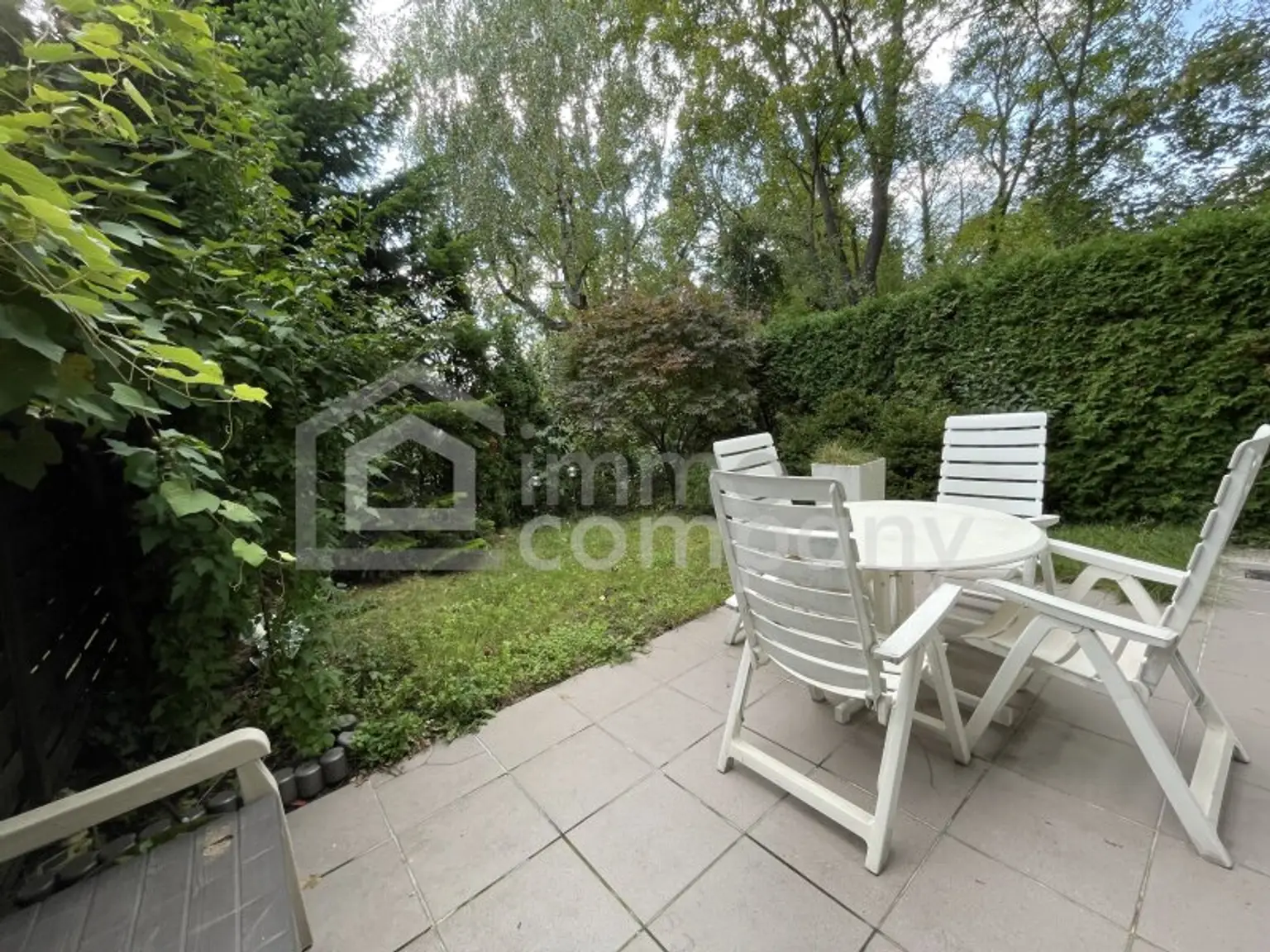 Ihr neues Zuhause: Modernes Reihenhaus mit Terrasse und Garage in 1230 Wien