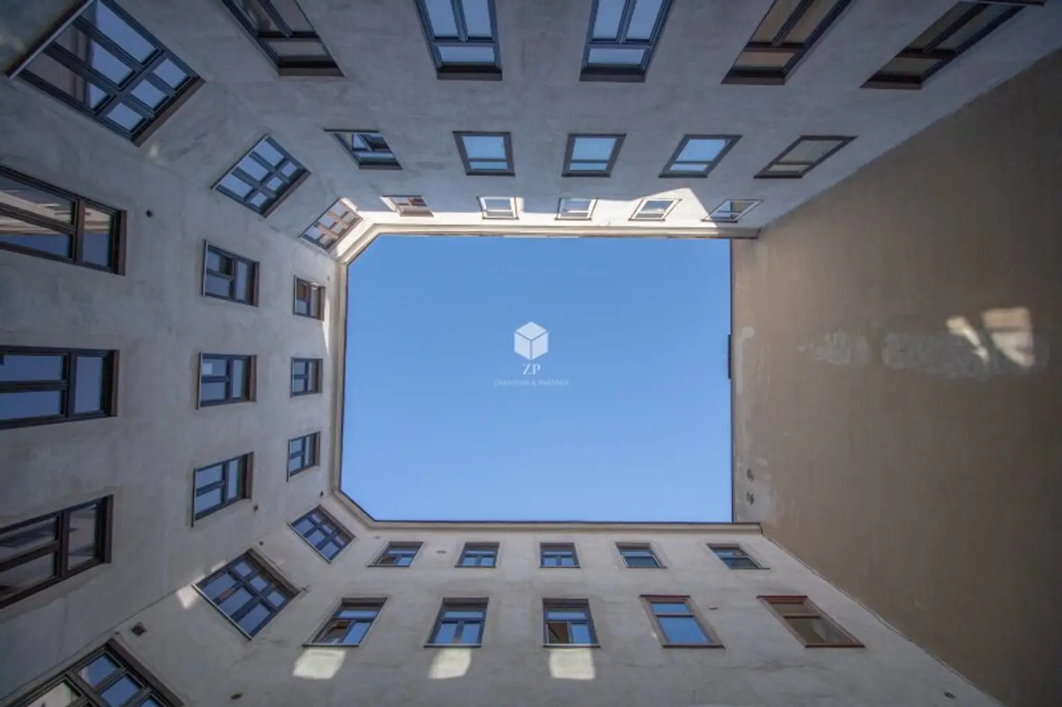 URBAN-HIDEAWAY: Teilrenovierte Souterrain - Werkstatt in Hoflage mit Gewölbedecke – Nähe Meiselmarkt