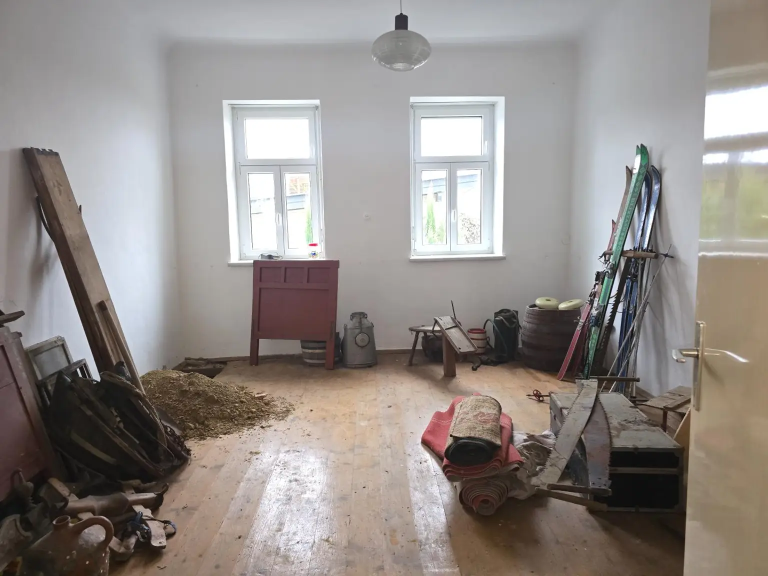 Dreikanthof mit vier Grundstücken in einer Sackgasse (ruhige Lage)