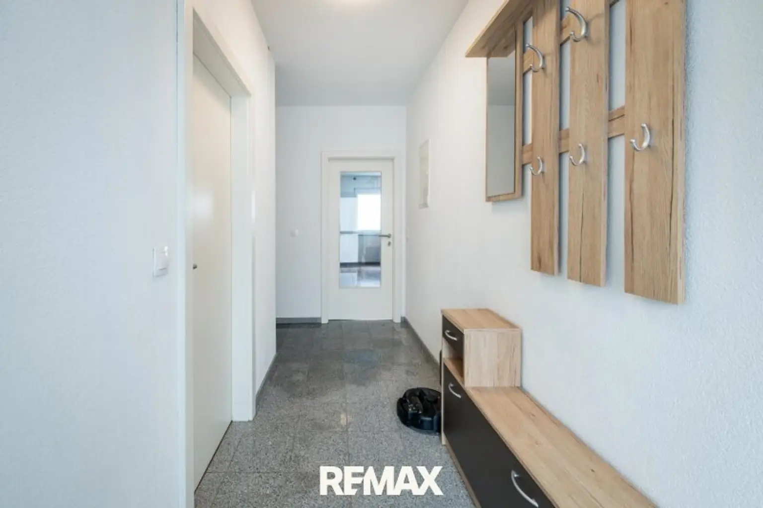 Vorraum mit Garderobe