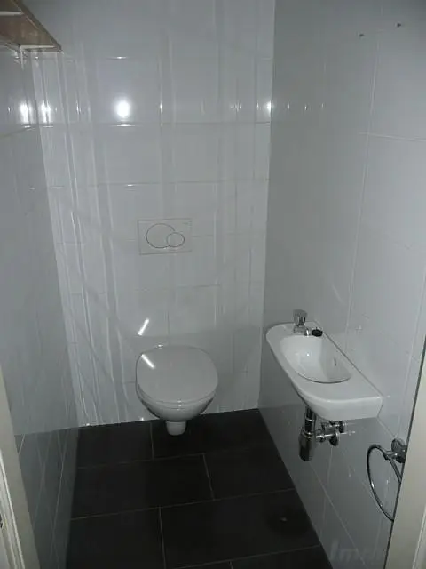 Provisionsfreie 2-Zimmer-Altbauwohnung mit großem Balkon in Herz-Jesu bei Schillerplatz ab 01.01.2026