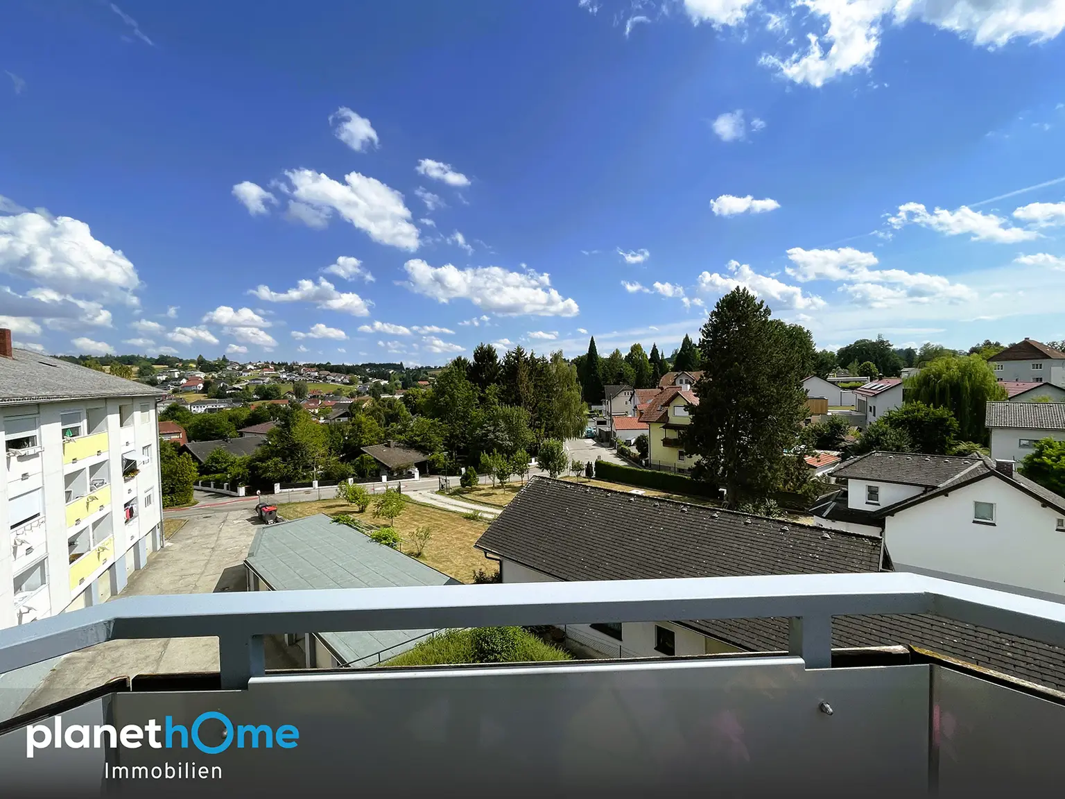 Ausblick stehend vom Balkon