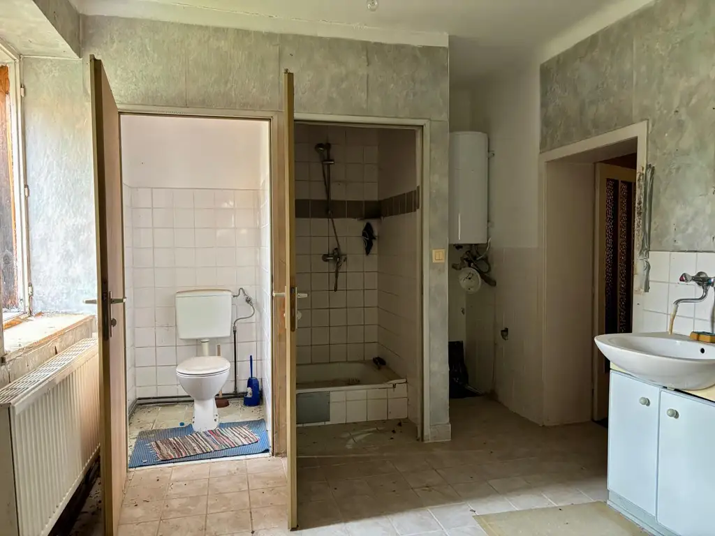 Schönes Grundstück mit Haus im Kurort Bad Pirawarth!