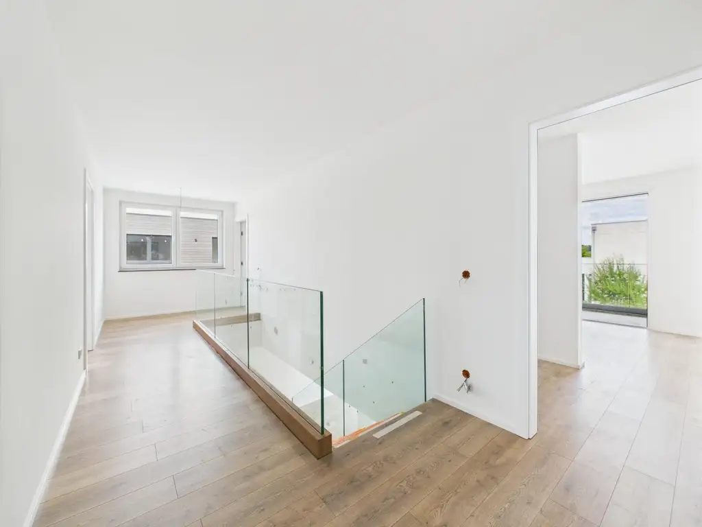 WELS-WEST: Ihr neues Smart Home mit Salzwasserpool, Carport & exklusiver Ausstattung