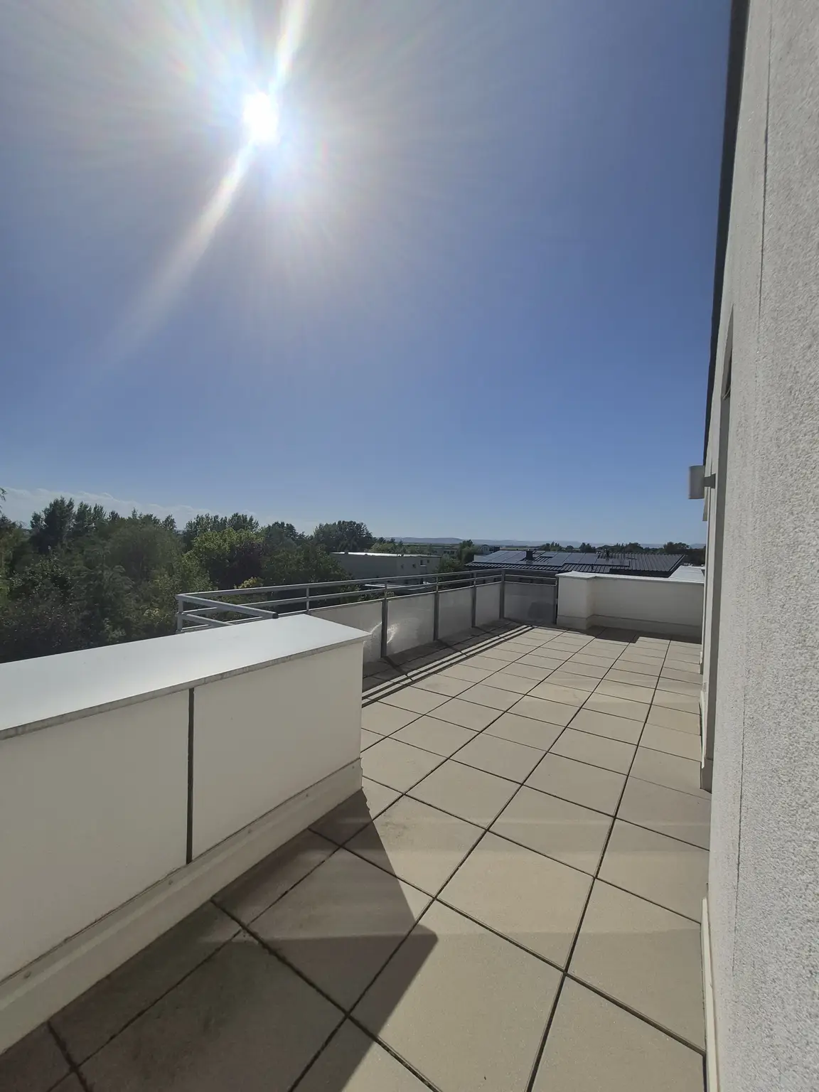 Wohnen wie im Urlaub - Dachterrassenwohnung mit Seezugang und traumhaften Ausblick