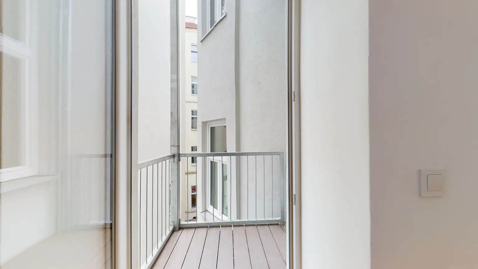 "Urban Oasis" - Erstbezug | 3-Zimmer Altbau | Balkon