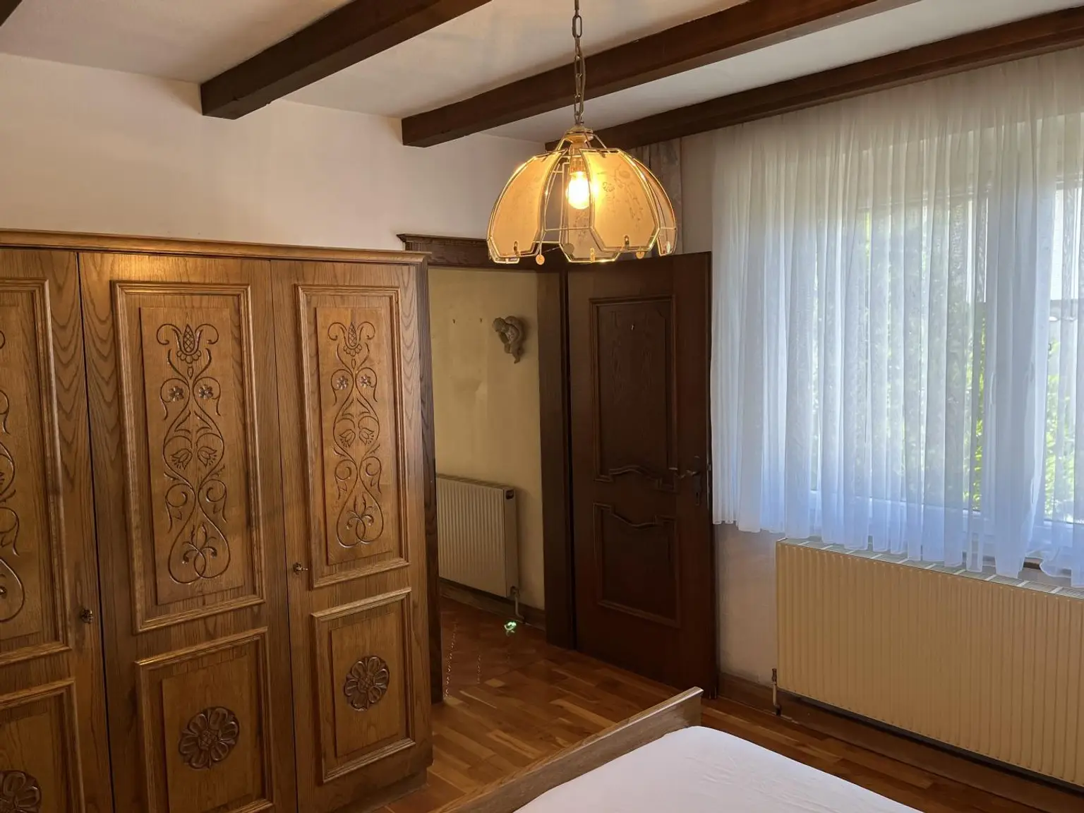 Schlafzimmer angrenzend am Wohnzimmer