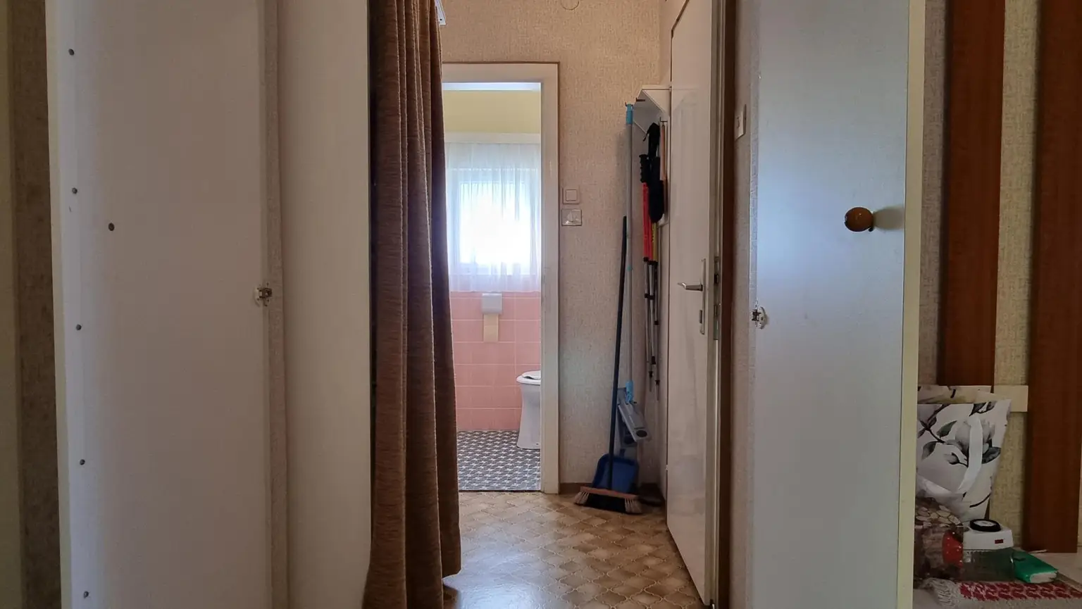 Einfamilienhaus mit großem Grundstück in idyllischer Ruhelage