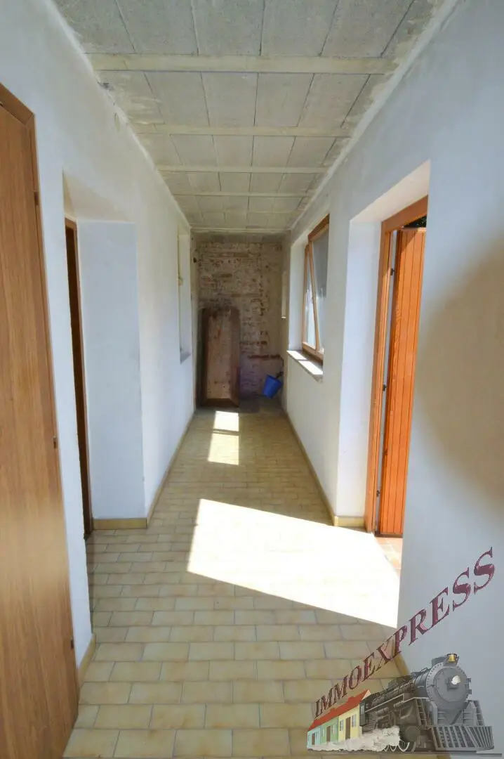 Entkerntes Einfamilienhaus mit großem Innenhof und hochwertig saniertem Stadl - zentrale Ruhelage