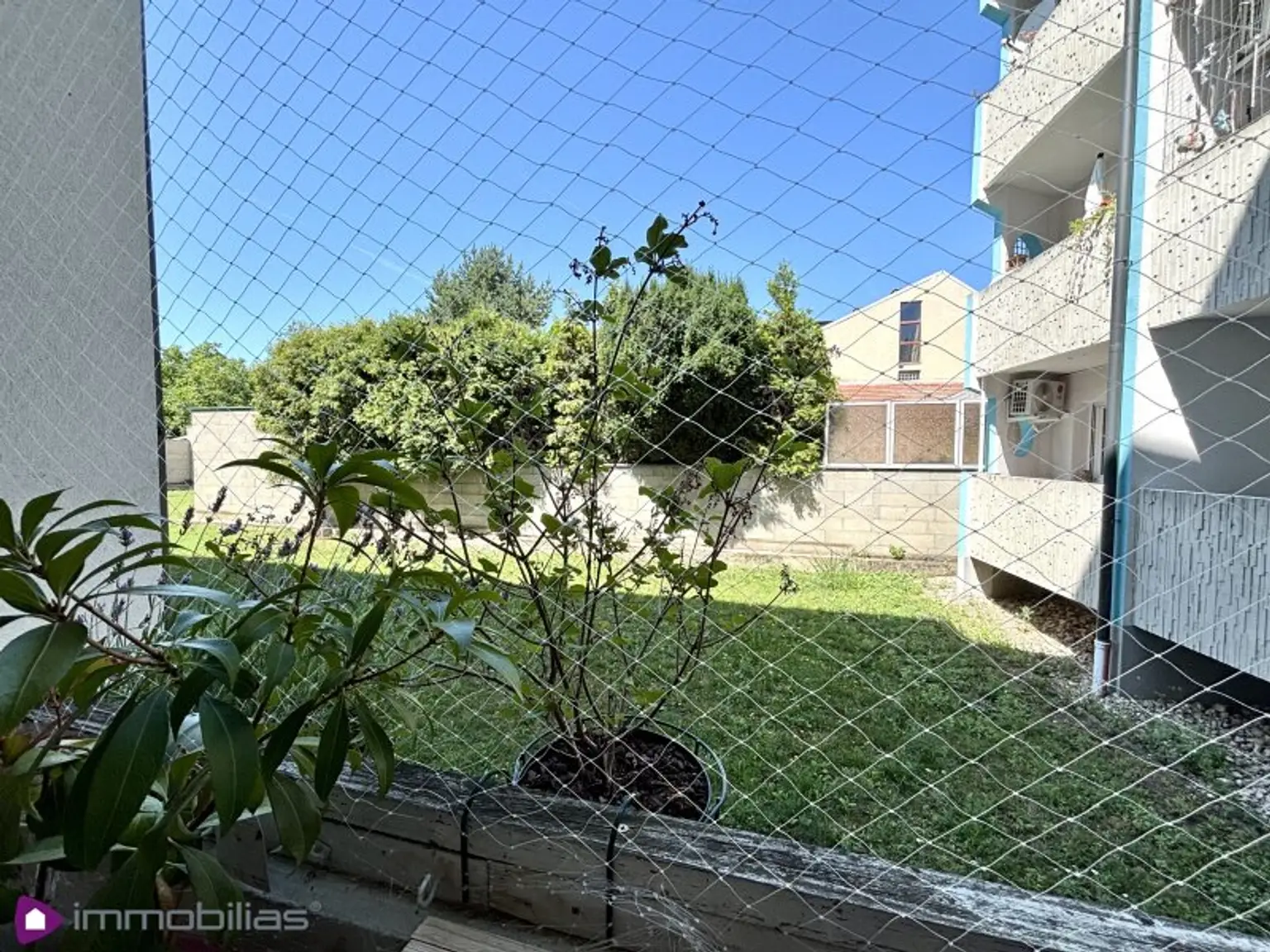 Charmante 3-Zimmer-Wohnung mit Gemeinschaftsgarten und Parkplatz im Herzen von Gänserndorf