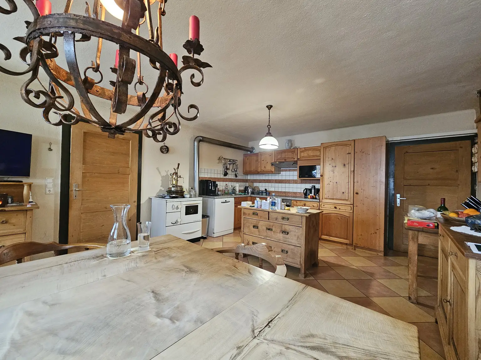 Gepflegtes Landhaus mit insgesamt 5 Wohnungen