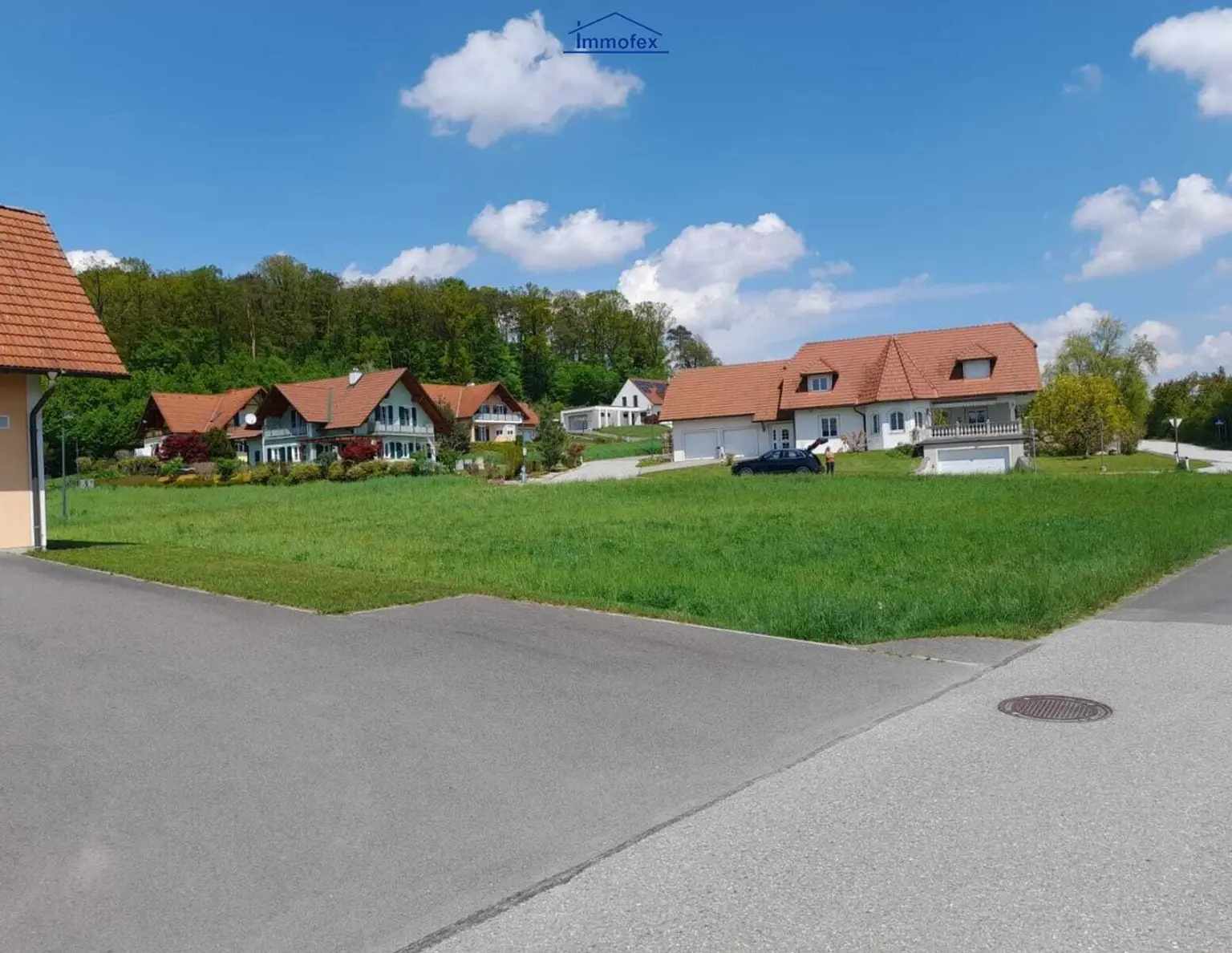 Sonniges, ebenes Baugrundstück in schöner Wohnlage