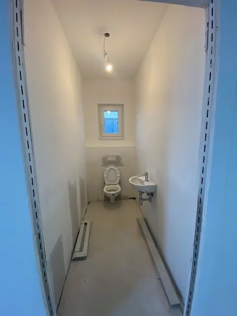 Moderne Doppelhaushälfte in Parndorf: Erstbezug mit Garten und Terrasse!