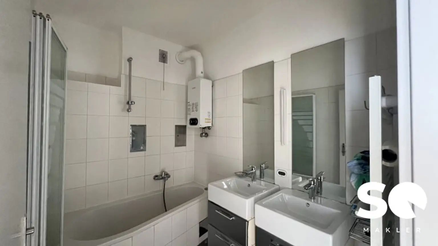 # SQ - MAISONETTE WOHNUNG IM REIHENHAUSSTIL MIT LOGGIA - 3 EBENEN