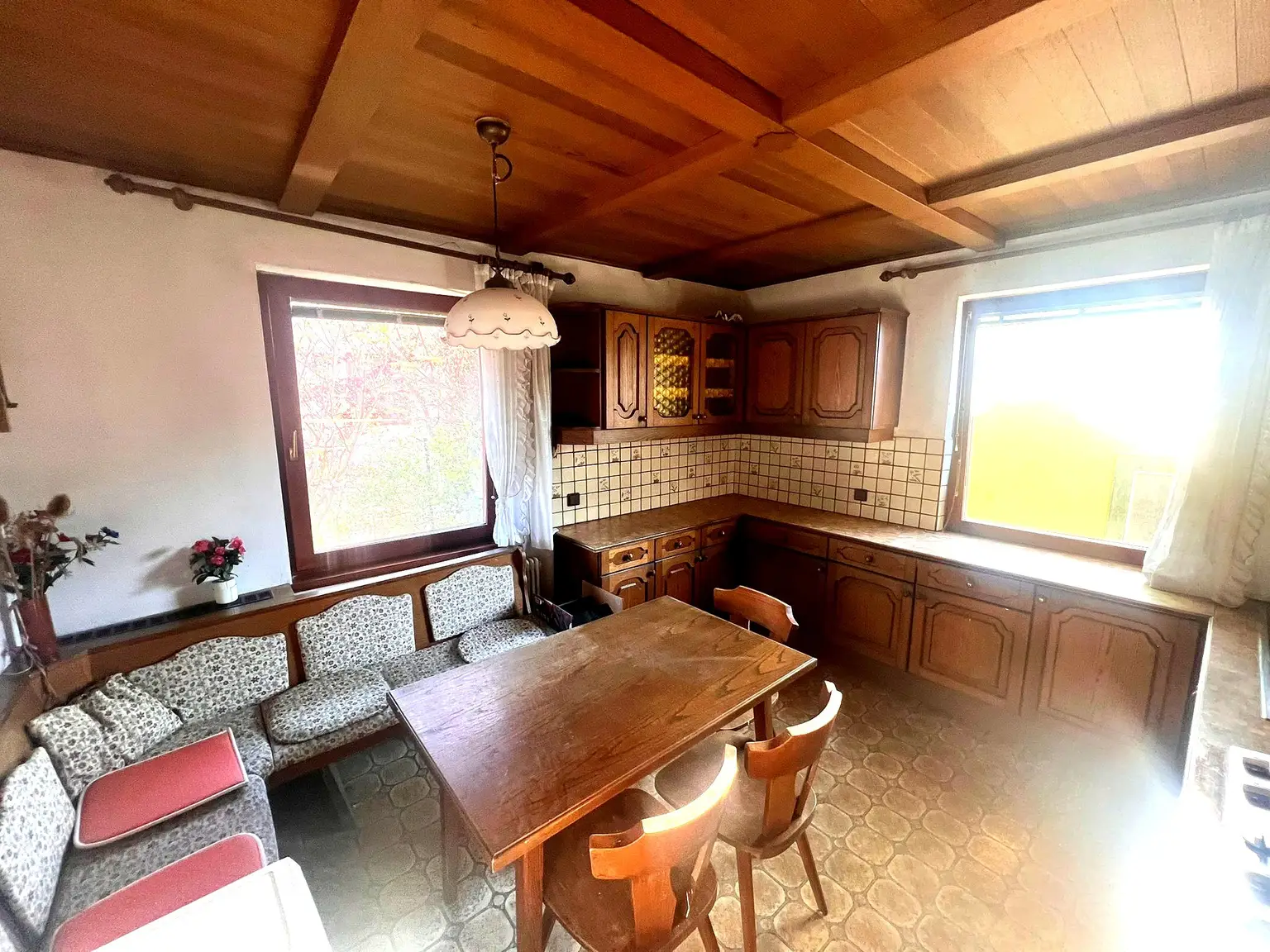Familienhit mit Potential: Haus inkl. Keller, großer Garten u. Top-Anbindung