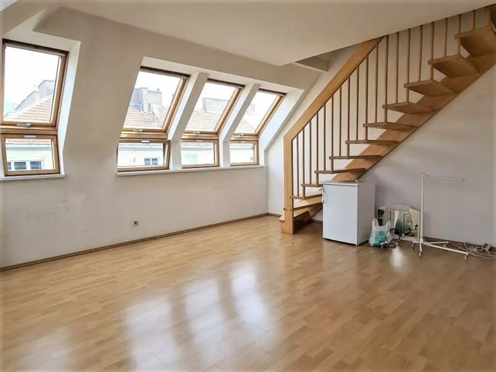 DACHGESCHOSS, AUGARTEN-NÄHE, 87 m² Maisonette mit 10 m2 Terrasse, Wohnküche, 2 Zimmer, Galerie, 2 Bäder, Rembrandtstraße