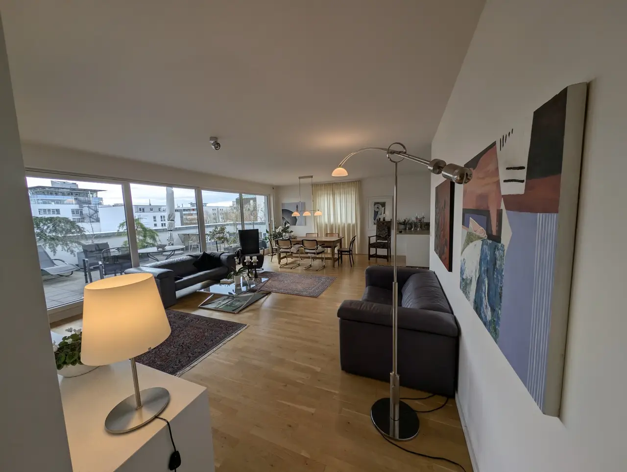 4-Zimmer-Penthouse-Wohnung mit Traumdachterrasse im Herzen von Sindelfingen, frei ab Juni! - Photo 2