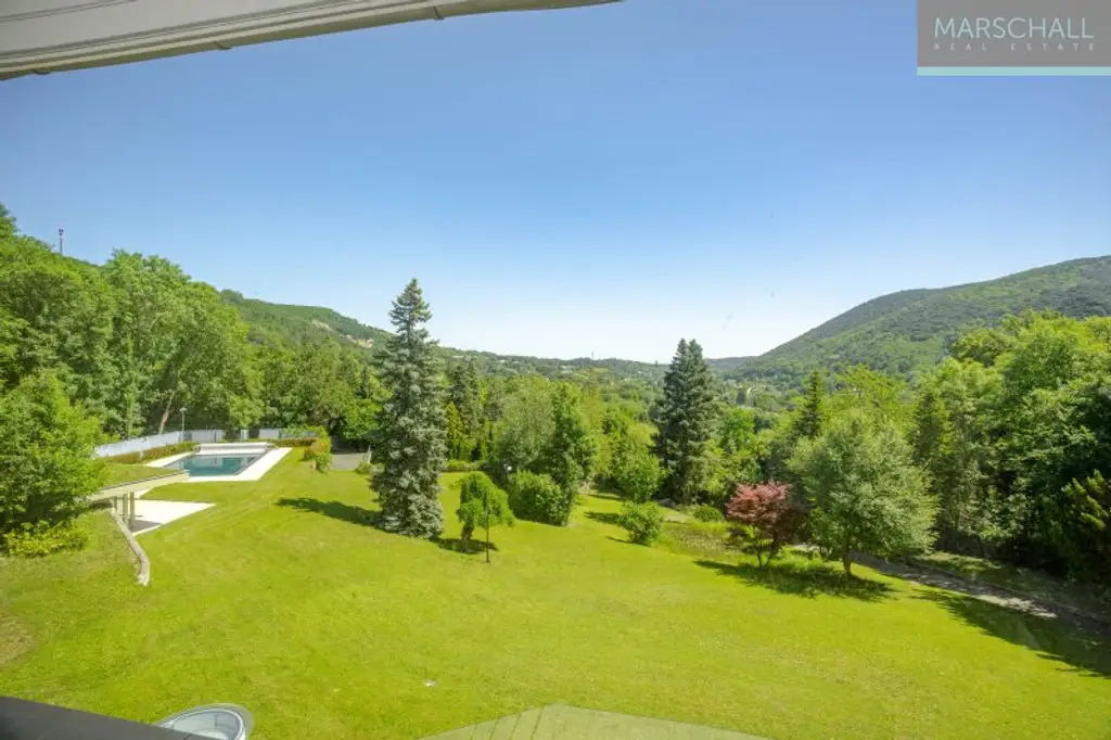 Elegantes Anwesen mit großzügigem Grundbesitz (11.045 m²) zur Vermietung