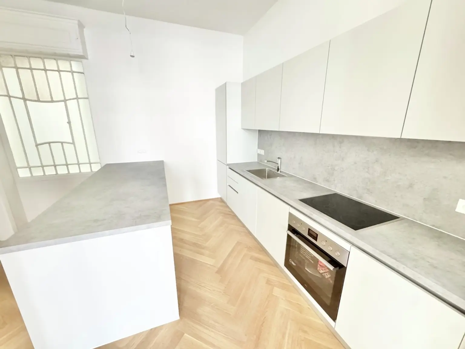 ERSTBEZUG NACH SANIERUNG | NEUBAUGASSE | EXKLUSIVE 4 ZIMMER | TOPLAGE | U-BAHN-NÄHE