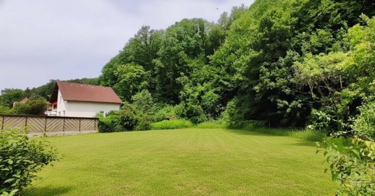 Villenbaugrund (aufgeschlossen!) mit 962 m² in Weidlinger Ruhelage