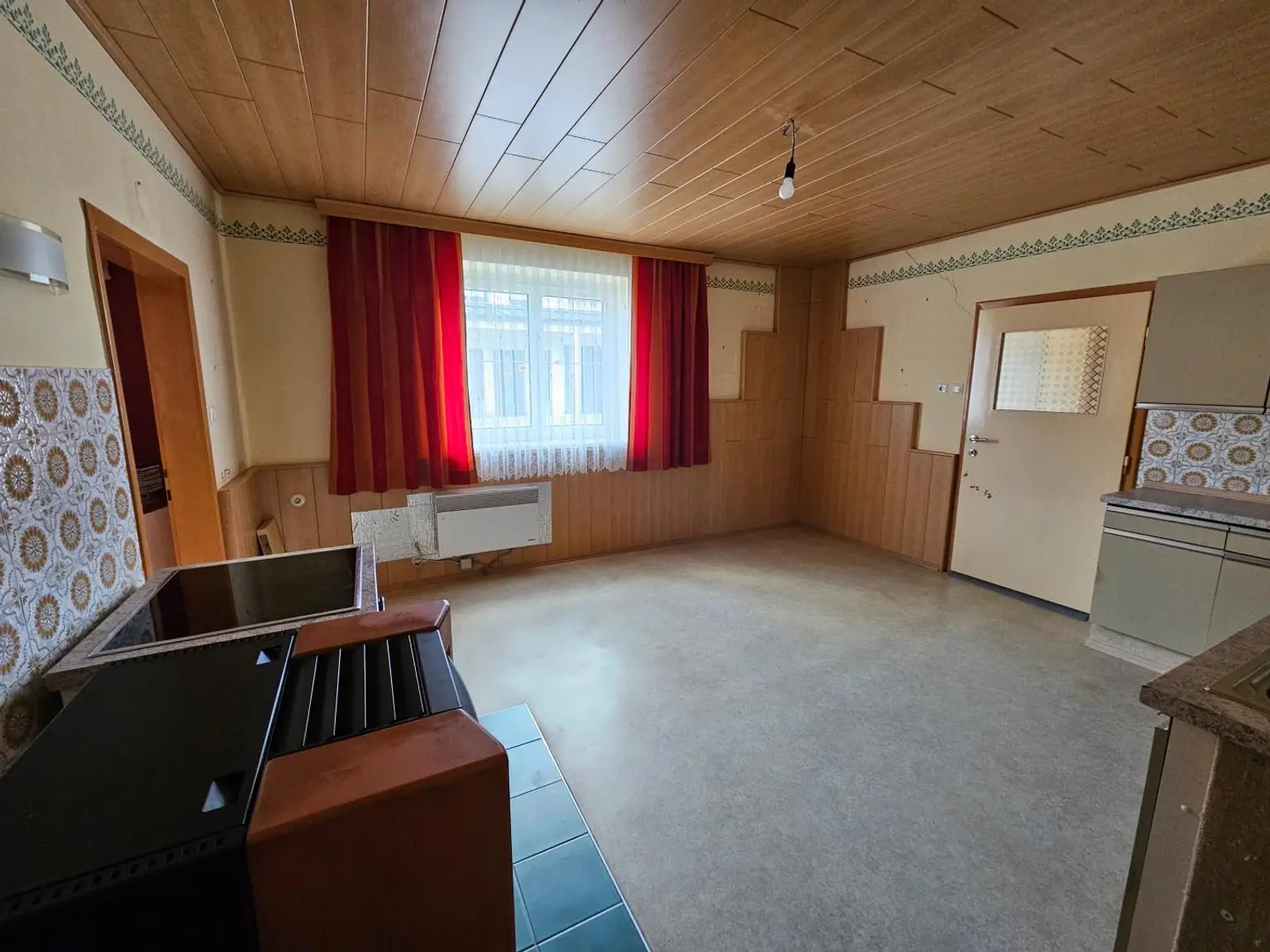 Gepflegtes Haus mit Stadel und Nebenräumen