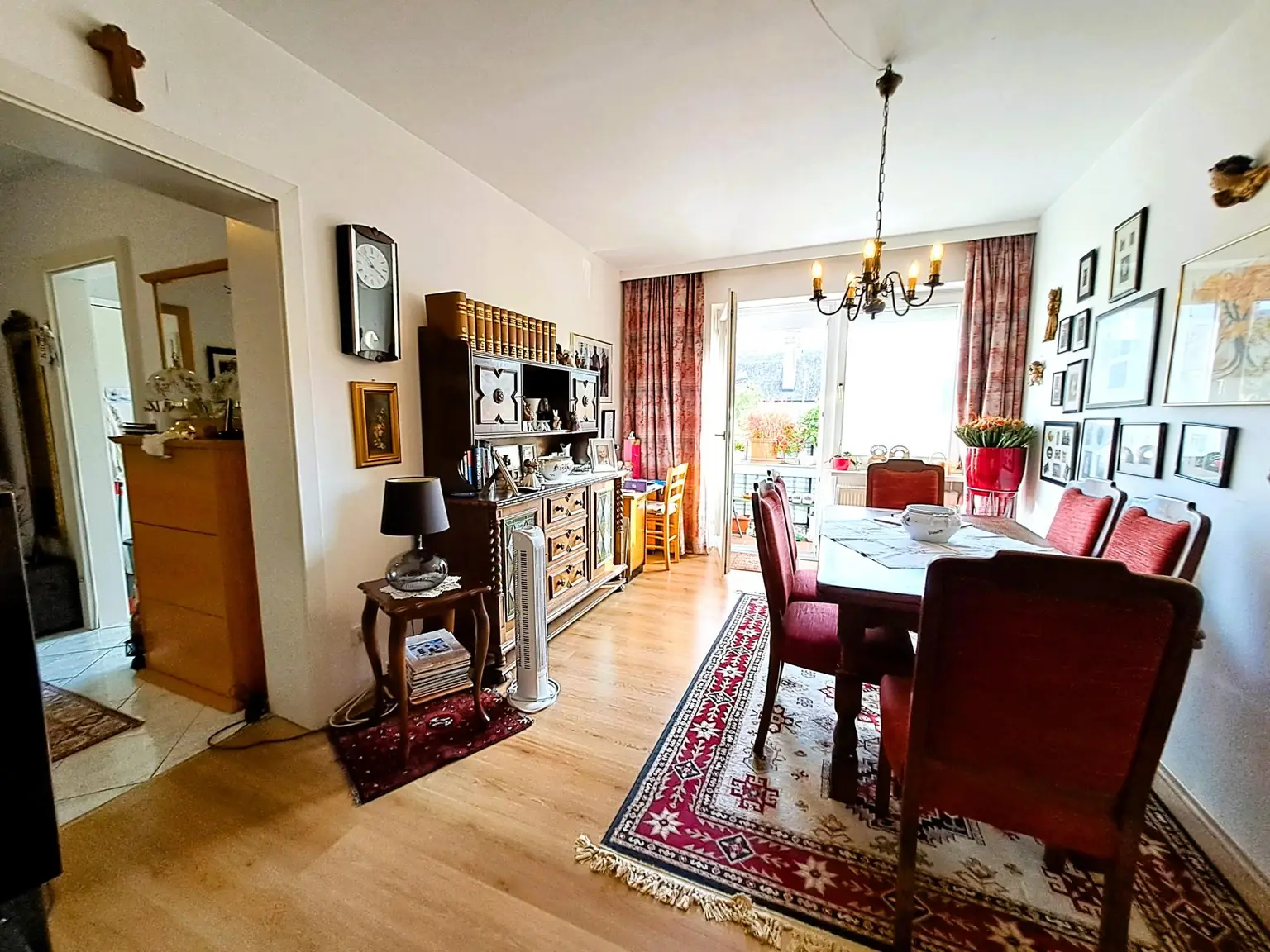 Charmante 2 Zimmer Wohnung mit Balkon und grandiosem Blick