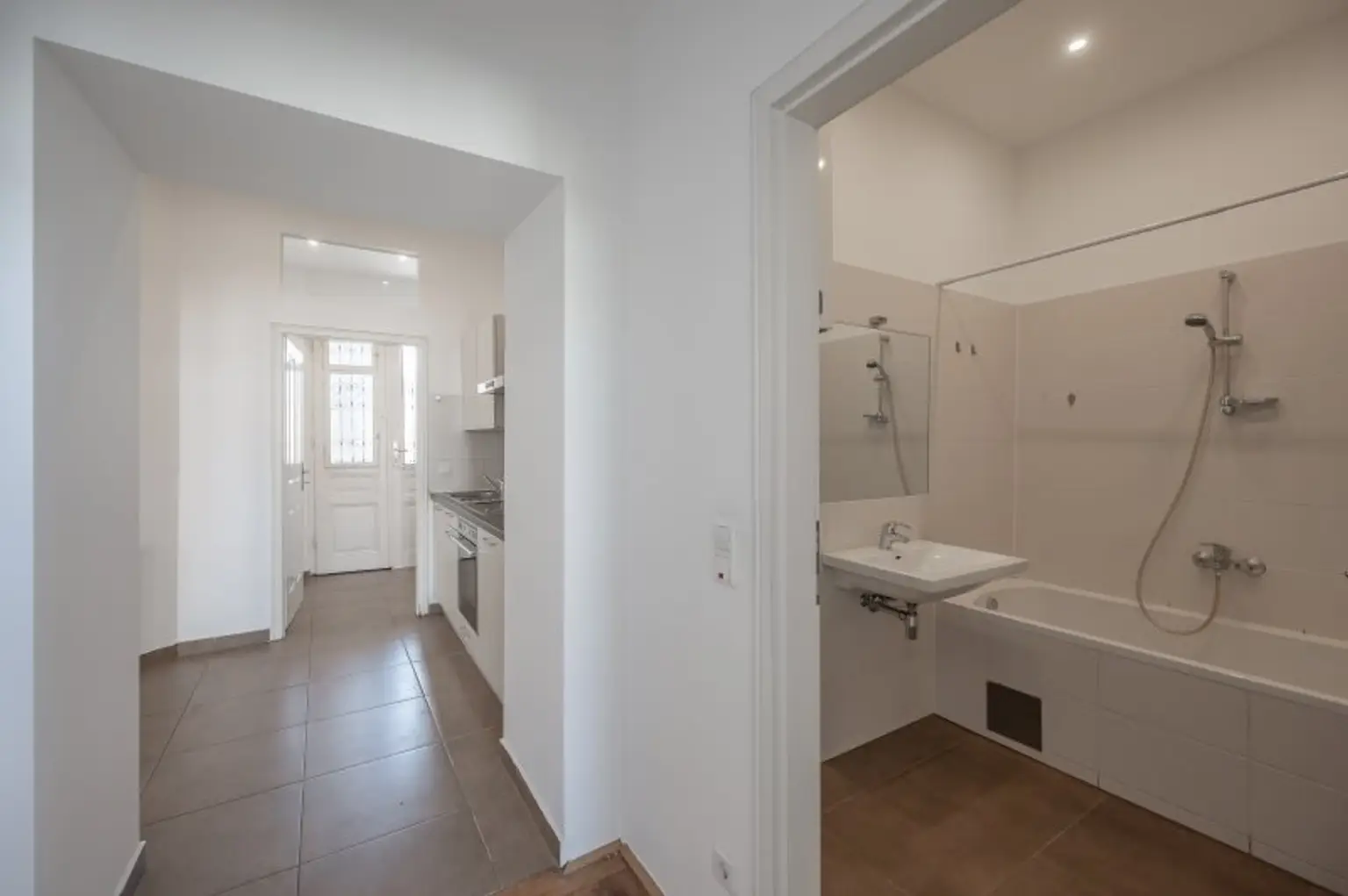 ++NEU++ Bezugsfertig: gepflegte 2-Zimmer Altbauwohnung in toller Lage!