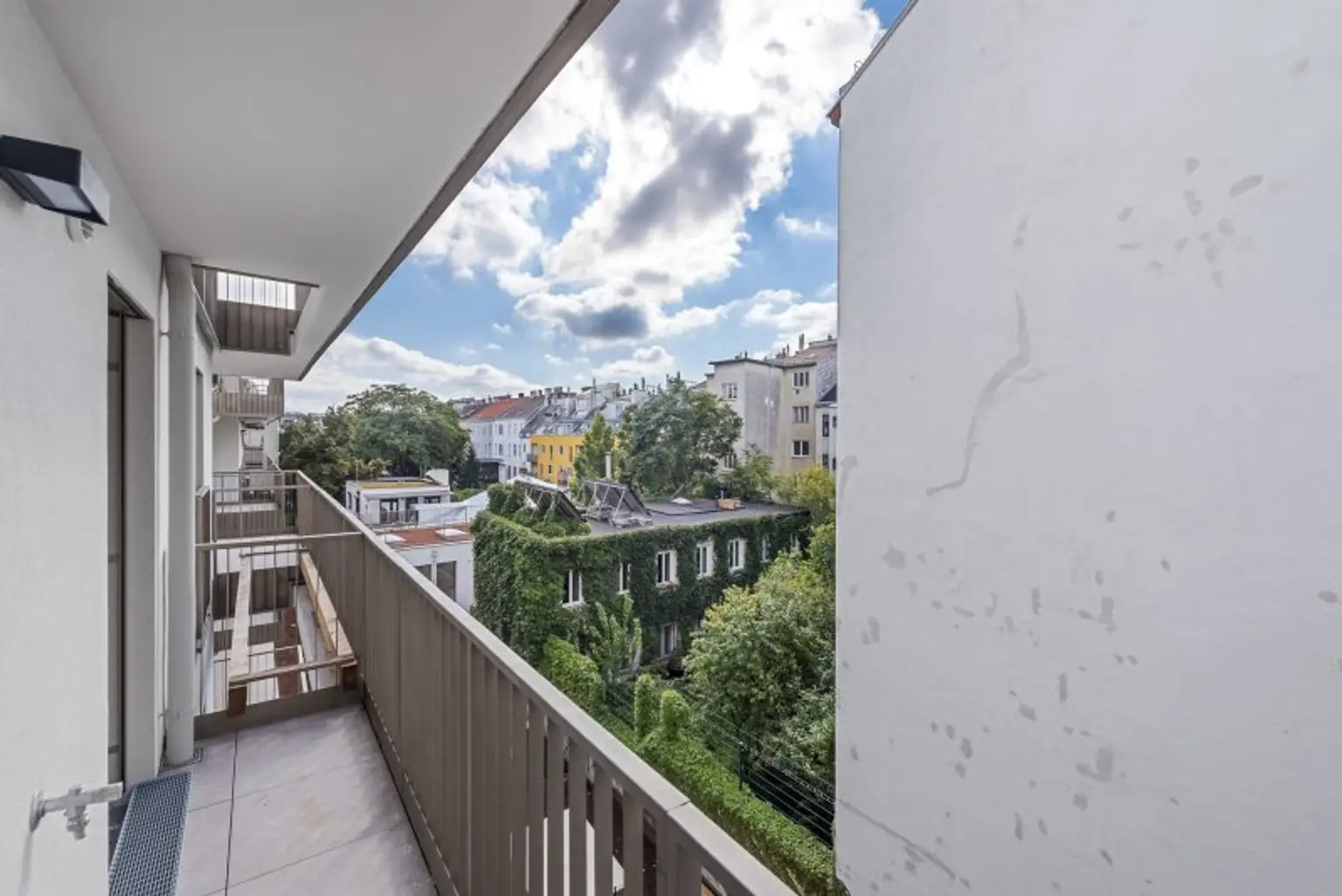 URBANE 2-ZIMMER-WOHNUNG MIT SÜDBALKON