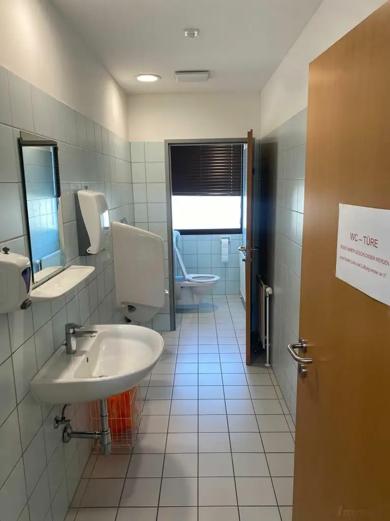 FIRMENSTANDORT-Büros in verschieden Größen oder ganze Etage in Wien 23 - gesamt 331 m²- teilbar ab ca. 23 m²