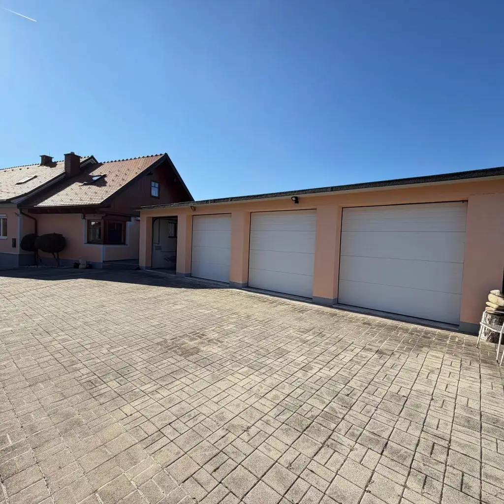 Wohnen in Aussichtslage mitten in der Natur auf  8 Ha. Grund, ehemalige Hofstelle!