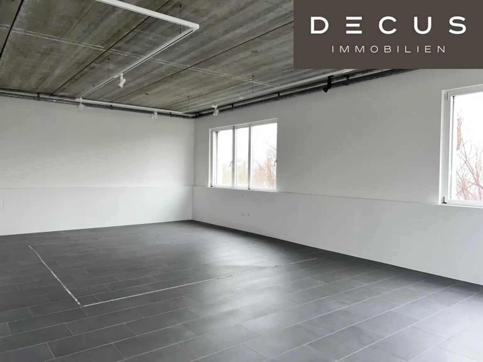 + + + BETRIEBSOBJEKT KNOTEN INZERSDORF + + + BÜRO und LAGER ca. 2.100 m² zzgl. Abstellfläche + + +