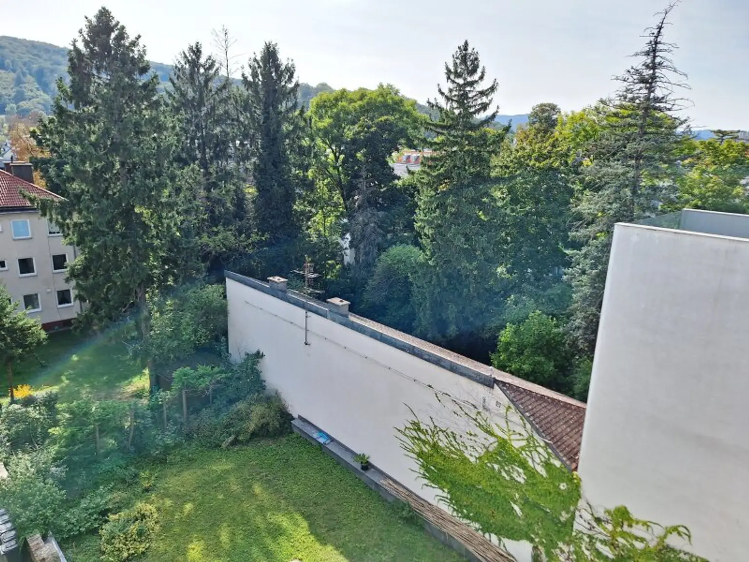 Helles, uneinsehbares Dachgeschoß-Loft in Innenhoflage