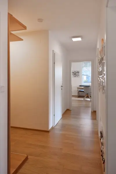 Sonnige 4 Zi Gartenwohnung in Ruhelage (S-Bahn Liesing Nähe) mit Garage