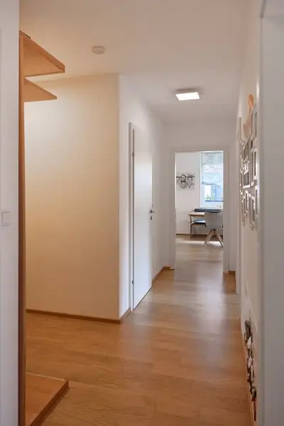 Sonnige 4 Zi Gartenwohnung in Ruhelage (S-Bahn Liesing Nähe) mit Garage