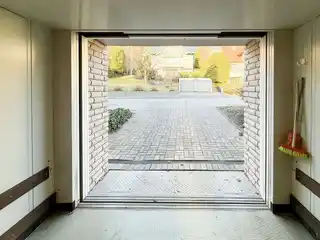 Zufahrt Autoaufzug