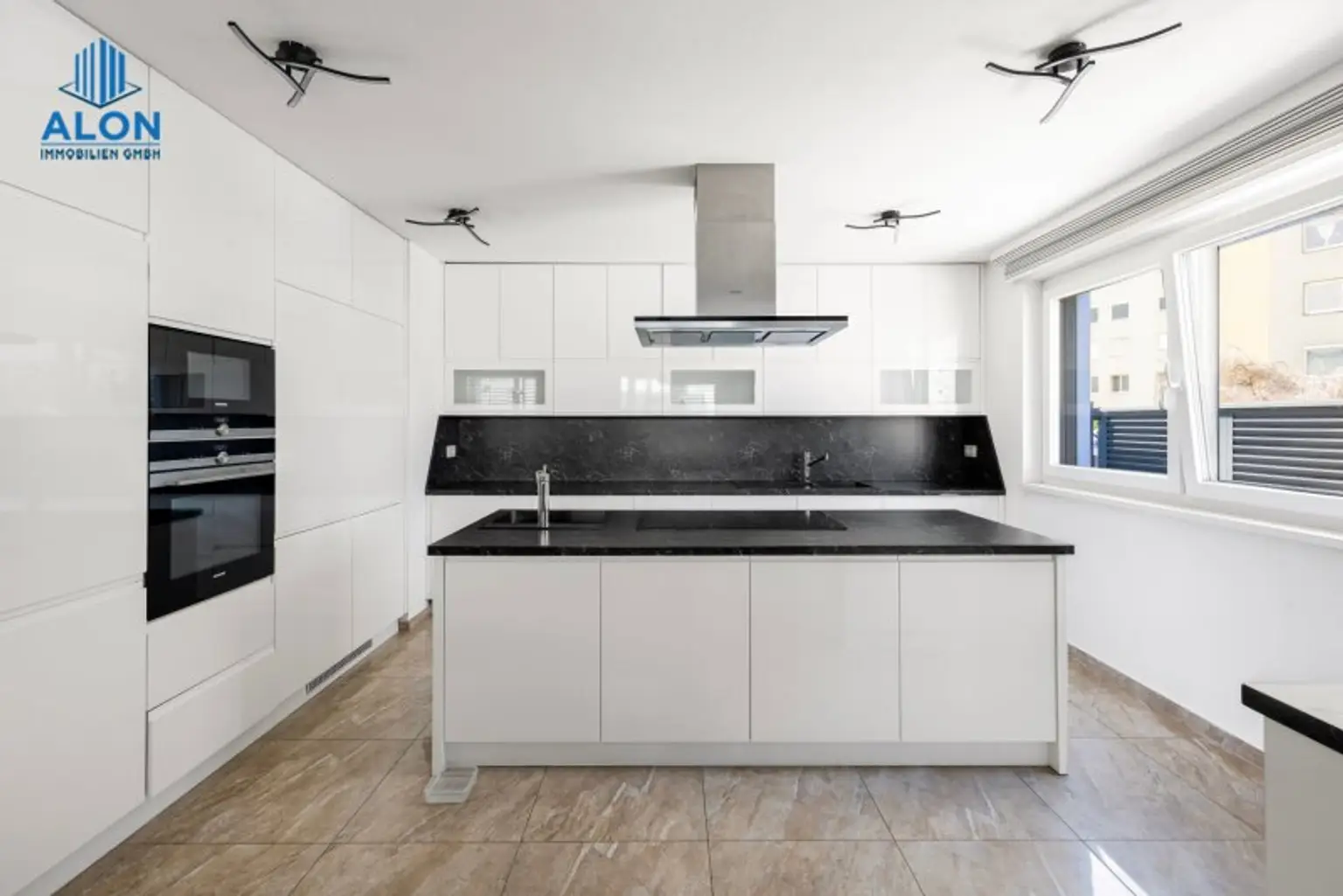 EXKLUSIVES WOHNHAUS | WOHNTRAUM | GROSSER GARTEN MIT WHIRLPOOL & SAUNA