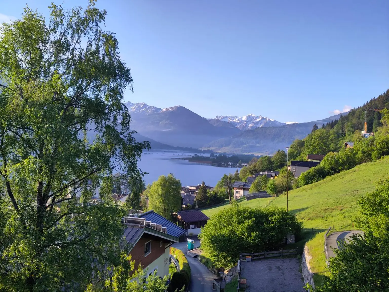 Möblierte 3-Zimmer-Ferienwohnung mit Seeblick in Zell am See zur Langzeitmiete