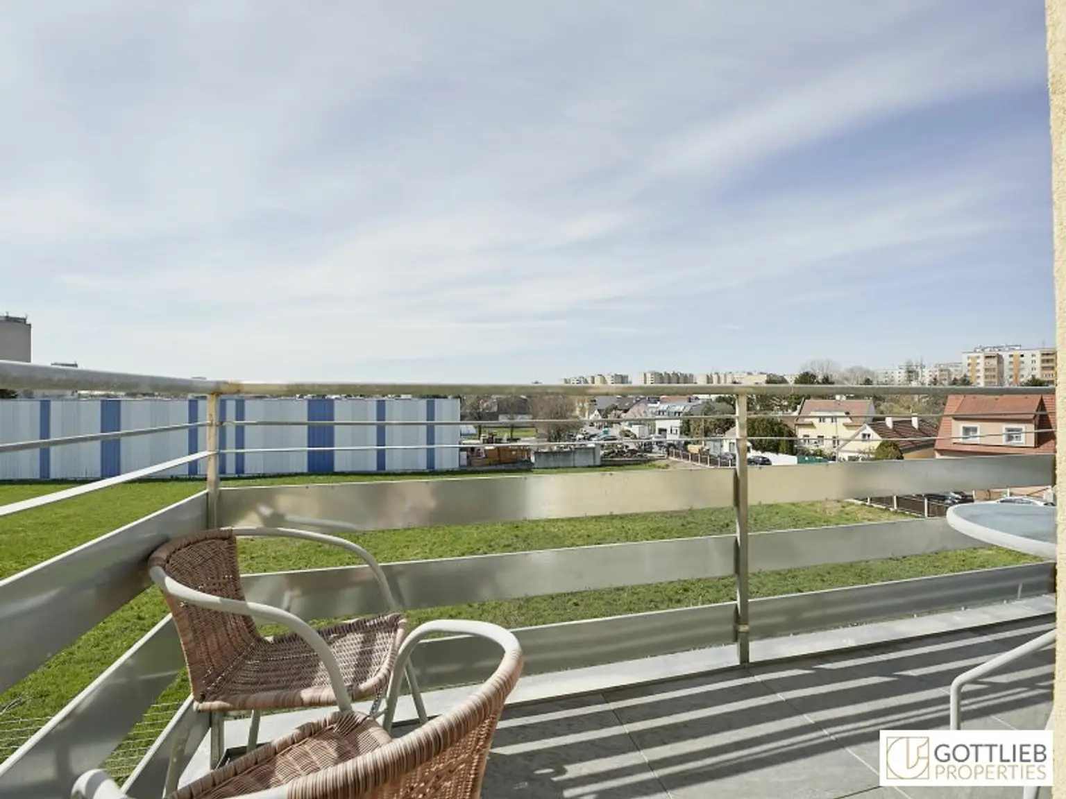 Bestlage Kaiserebersdorf! Sonnige 3-Zimmer-Wohnung mit Balkon, Gartennutzung und Schwimmbiotop